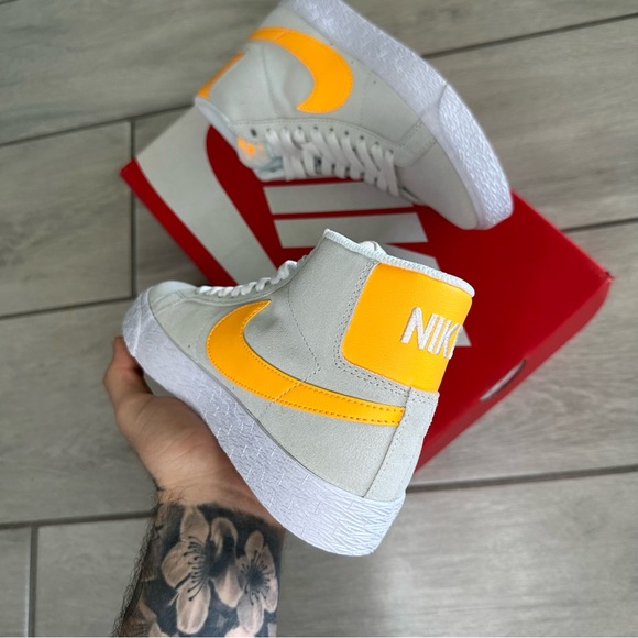 NIKE SB BLAZER MID YELLOW ORANGE SWOOSH - Picture 3 of 3